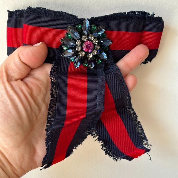 Gucci Bow Brooch in Red and Blue new in box - Picture 1 of 10